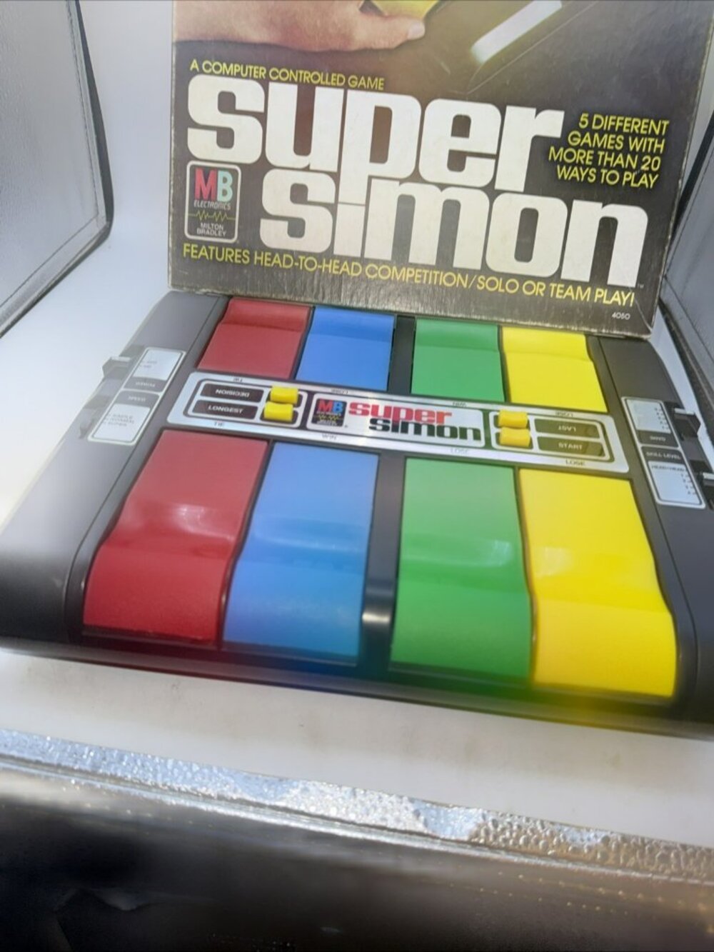 Vintage Milton Bradley Super Simon 1979 Electronic Memory Game